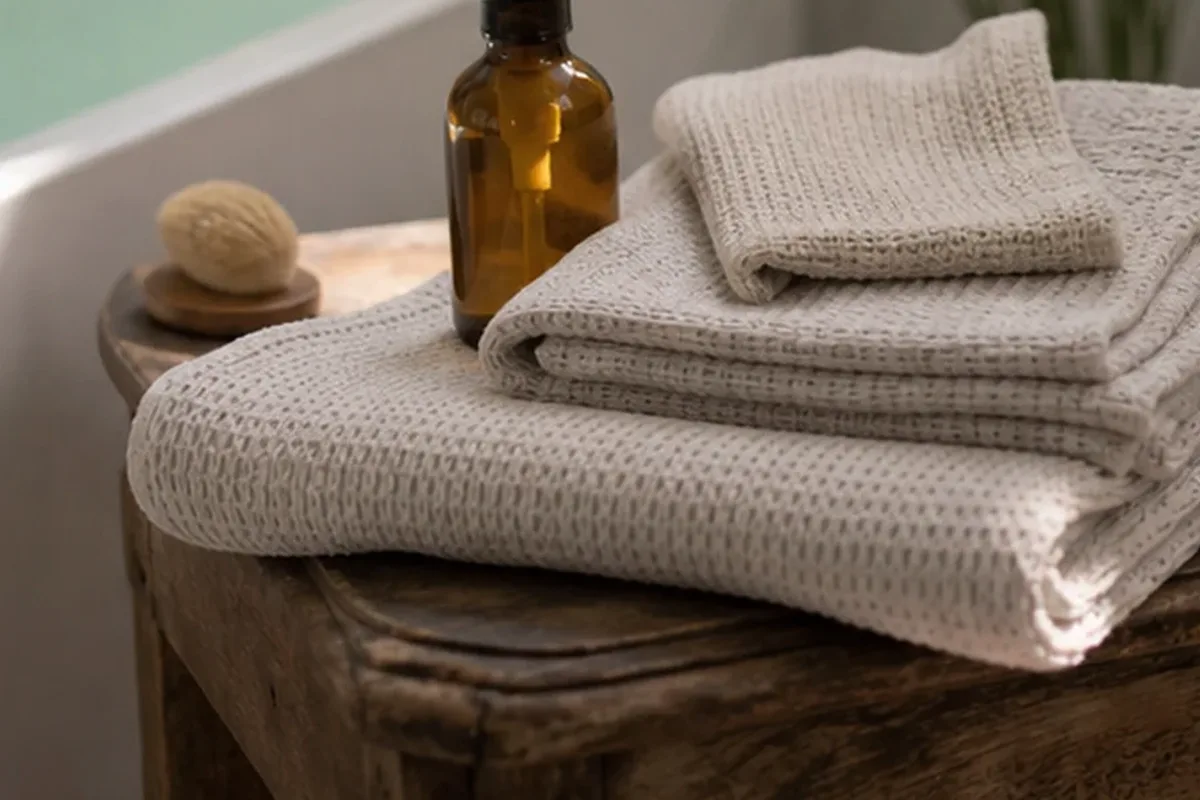 Hochwertige Beauty-Inszenierung zu Auswahlkriterien für Enthaarungscreme bei eingewachsenen Haaren