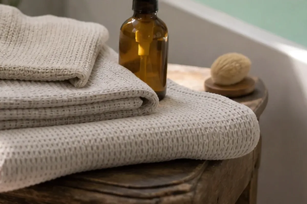 Hochwertige Beauty-Inszenierung zu Auswahlkriterien für Sugaring-Paste für eine schnelle Anwendung