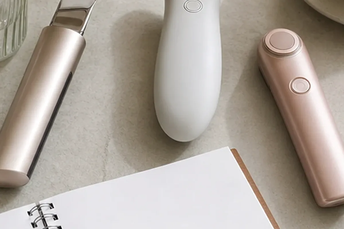 Hochwertige Beauty-Inszenierung zu Auswahlkriterien für LED-Gesichtsmaske bei wenig Zeit
