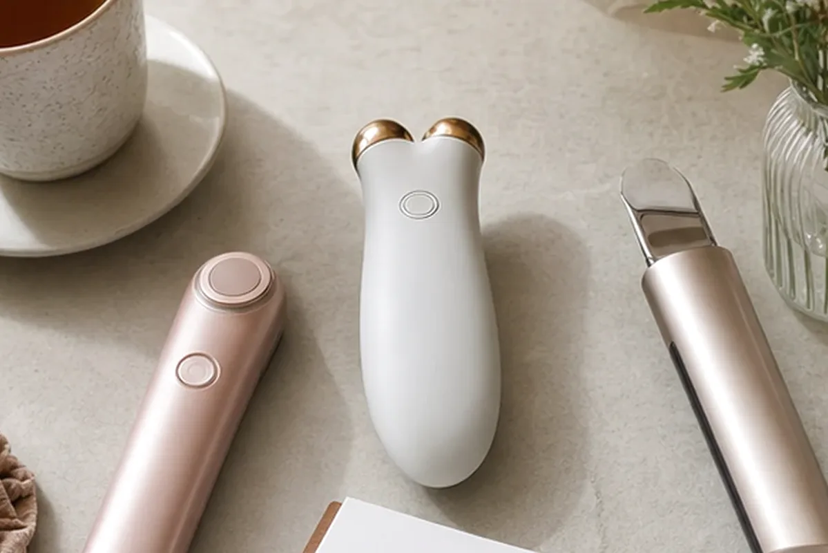 Hochwertige Beauty-Inszenierung zu Auswahlkriterien für Munddusche bei wenig Zeit