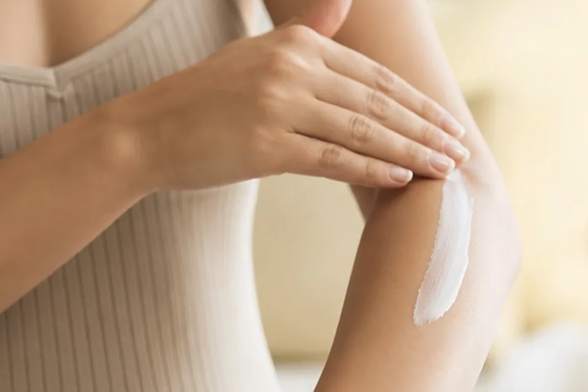 Authentische Beauty-Routine passend zum Thema Intimpflege für trockene Haut