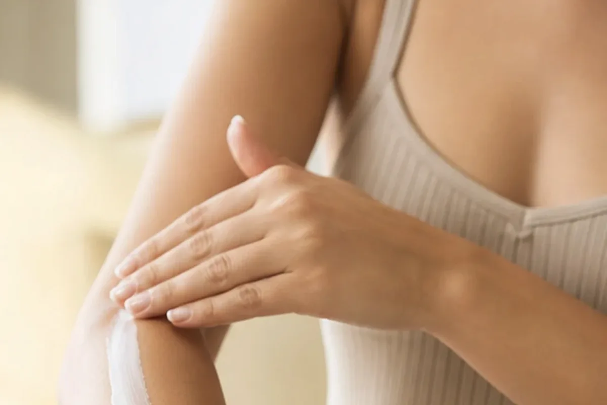 Hochwertige Beauty-Inszenierung zu Auswahlkriterien für Rasieröl für eine schnelle Anwendung