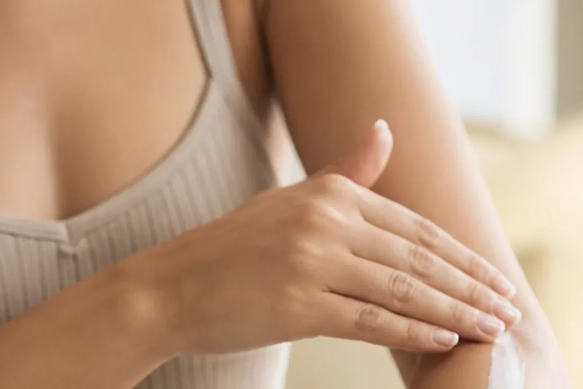 Redaktioneller Beauty-Moment zur Ausgangslage bei Handcreme für raue Haut
