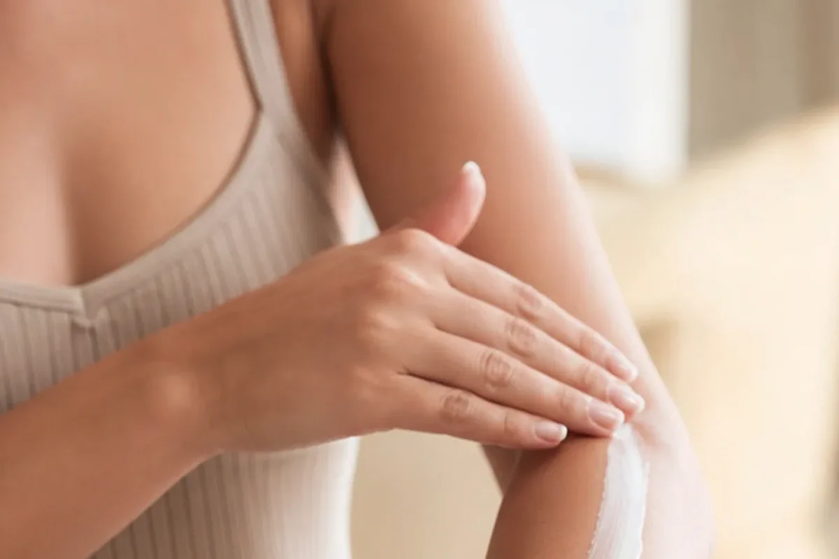 Redaktioneller Beauty-Moment zur Ausgangslage bei Nagelhärter bei brüchigen Nägeln