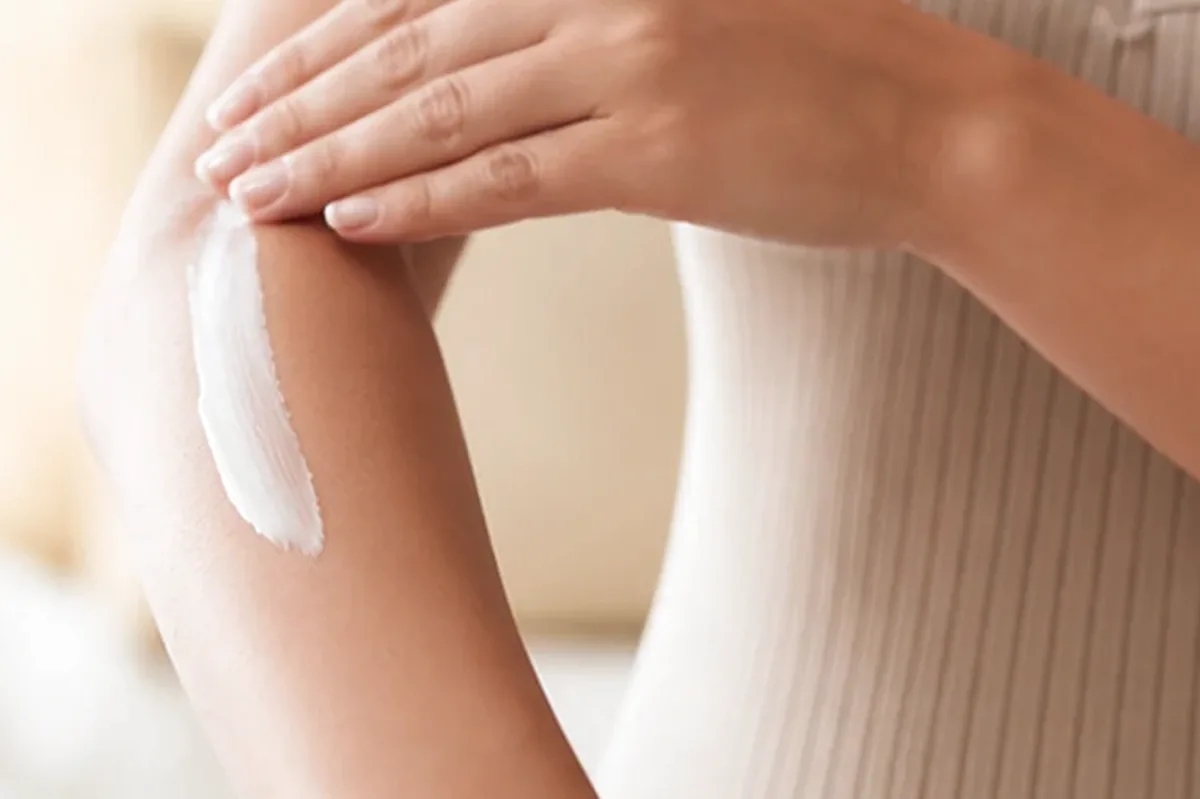 Authentische Beauty-Routine passend zum Thema Körperlotion für müde Füße
