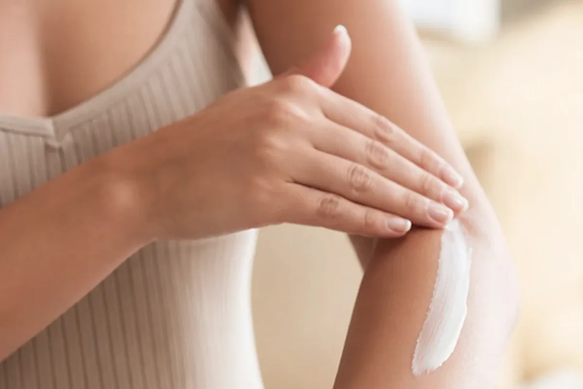 Authentische Beauty-Routine passend zum Thema Fußcreme für trockene Haut