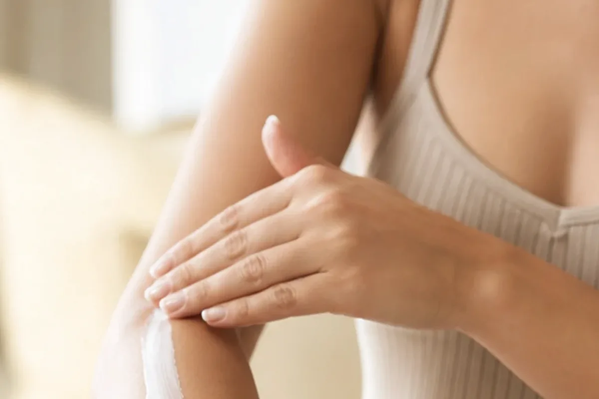 Hochwertige Beauty-Inszenierung zu Auswahlkriterien für Epilierer bei eingewachsenen Haaren