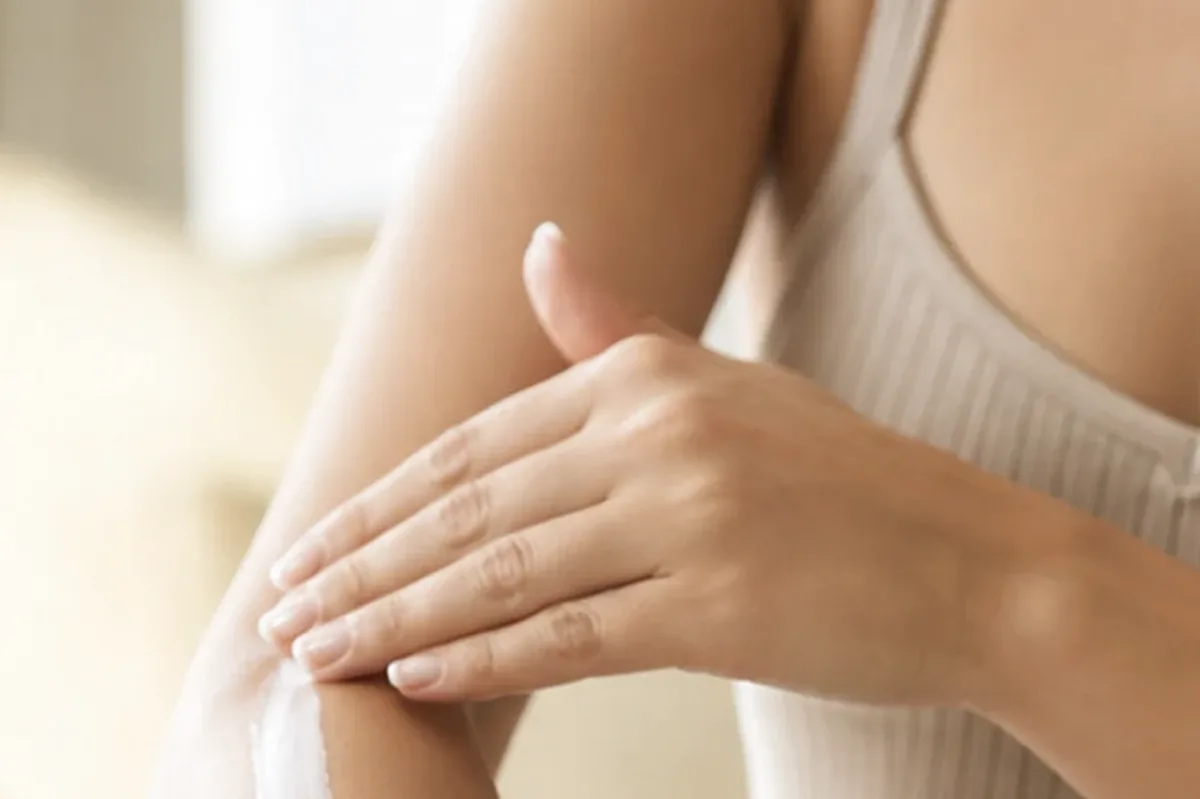 Authentischer Wohlfühlmoment passend zum Beauty-Thema Handpflege