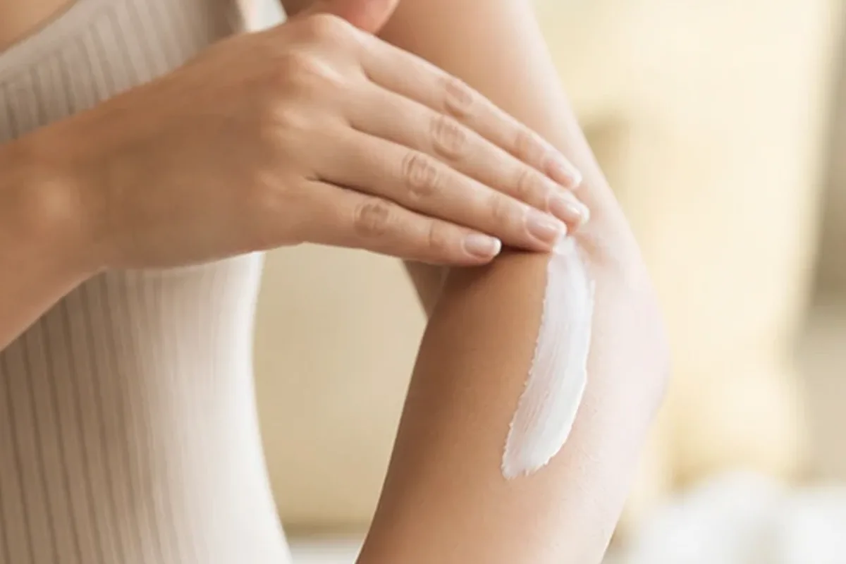 Hochwertige Beauty-Inszenierung zu Auswahlkriterien für Body-Trimmer für dunkle Haare