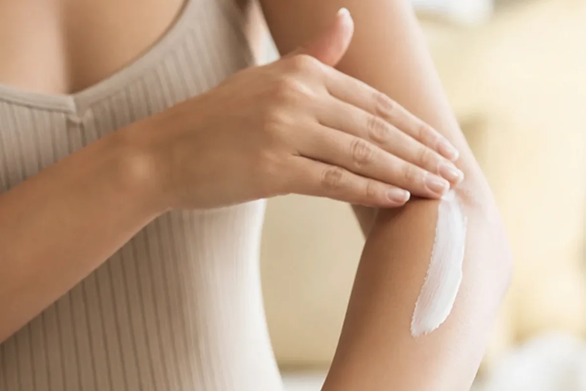 Redaktioneller Beauty-Moment zur Ausgangslage bei Körperlotion für trockene Haut