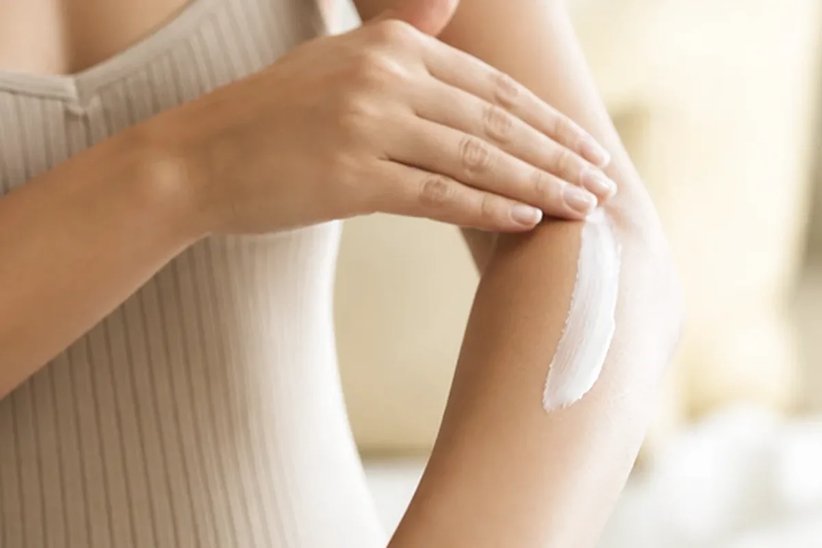 Redaktionelle Detailaufnahme zur Orientierung bei Nagelhärter bei brüchigen Nägeln