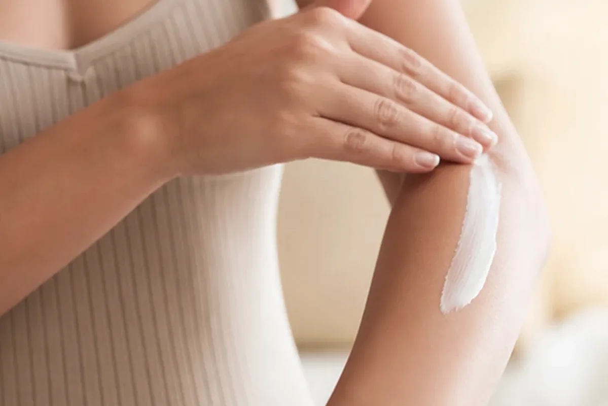 Redaktioneller Beauty-Moment zur Ausgangslage bei Körperlotion für beanspruchte Hände