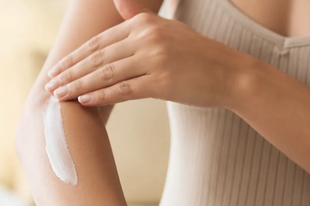 Hochwertige Beauty-Inszenierung zu Auswahlkriterien für Nassrasierer für empfindliche Haut