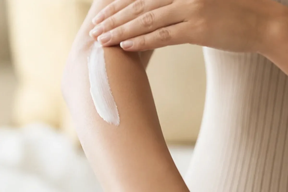 Redaktionelle Detailaufnahme zur Orientierung bei Körperlotion für beanspruchte Hände