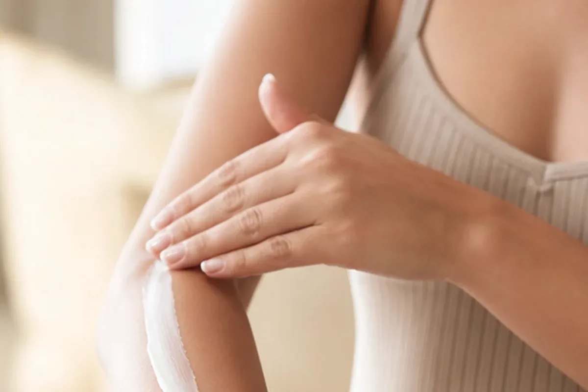 Redaktionelle Detailaufnahme zur Orientierung bei IPL-Gerät für langanhaltende Glätte