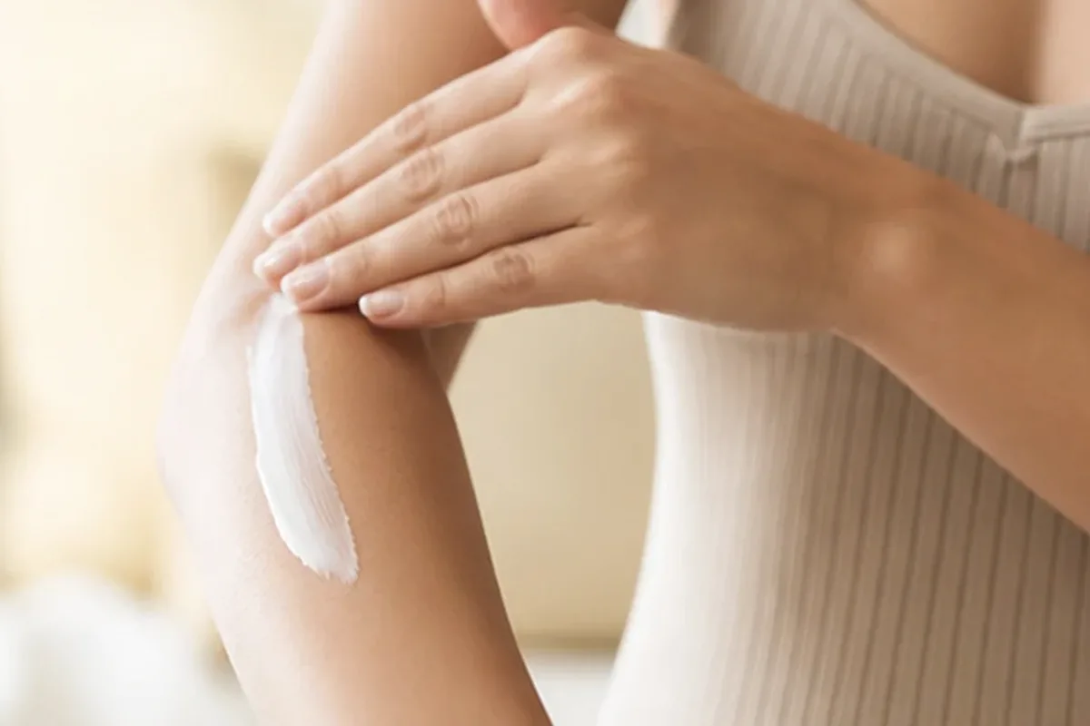 Hochwertige Beauty-Inszenierung zu Auswahlkriterien für Nagelhärter für beanspruchte Hände