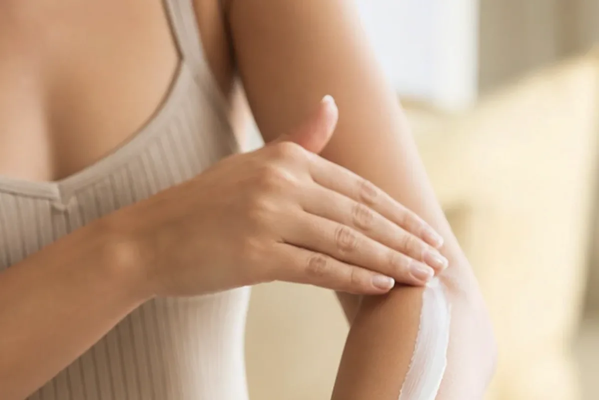 Authentische Beauty-Routine passend zum Thema Duschgel für raue Haut
