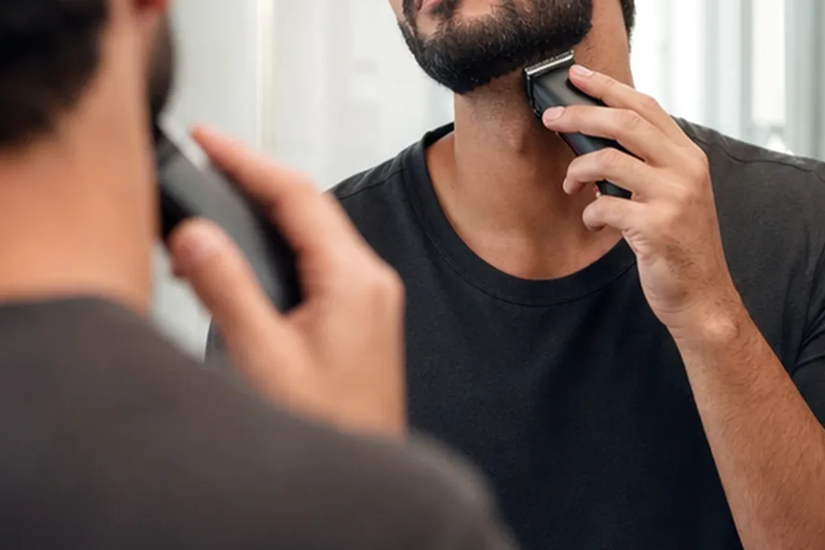 Authentische Beauty-Routine passend zum Thema Bikinizonen-Trimmer für empfindliche Haut