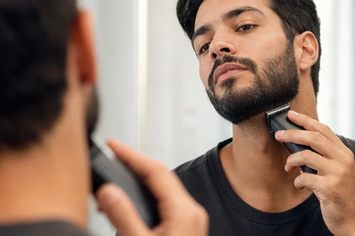 Authentische Beauty-Routine passend zum Thema Rasierhobel für die Bikinizone