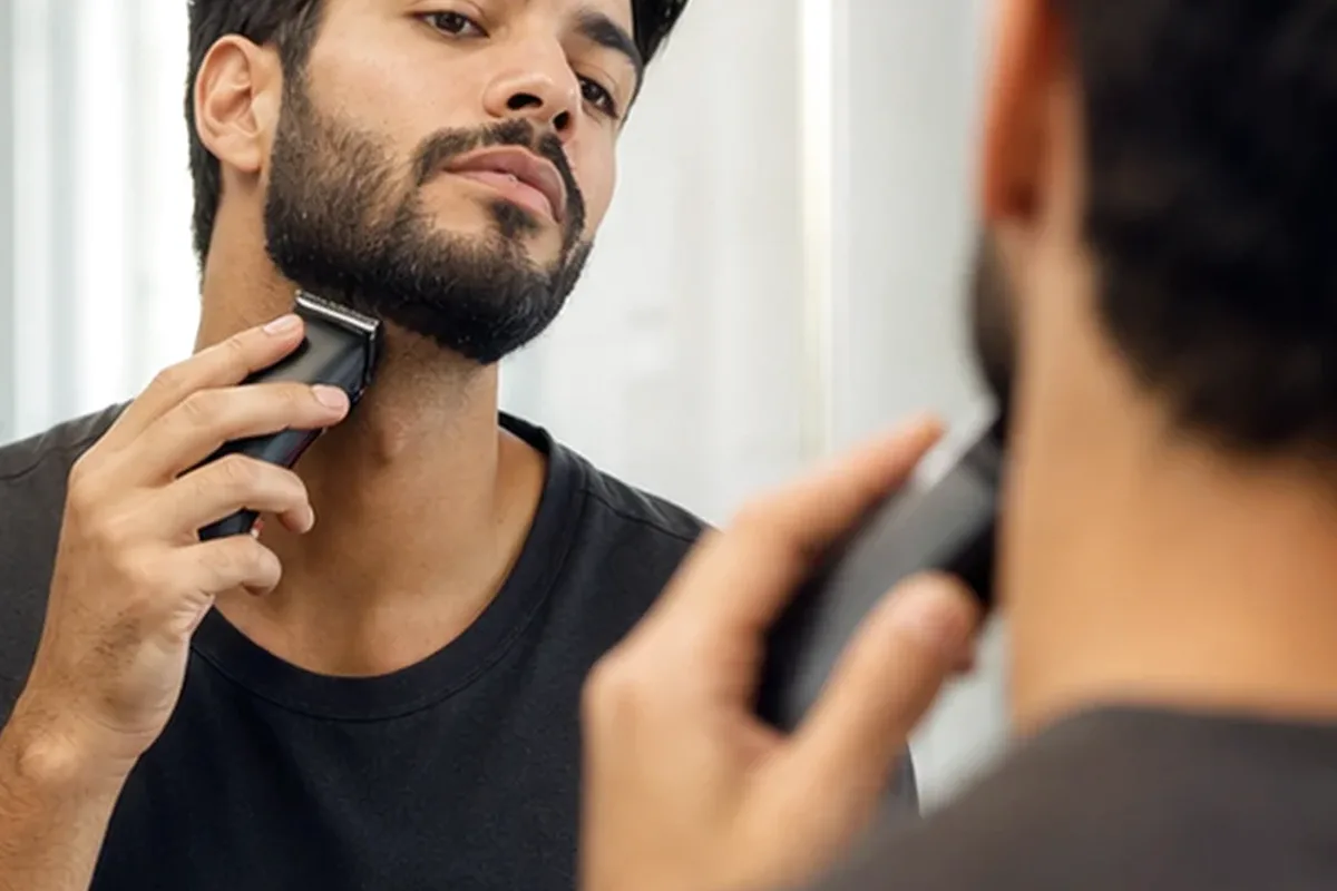 Emotionaler und authentischer Anwendungsmoment rund um Sugaring-Paste für die Bikinizone