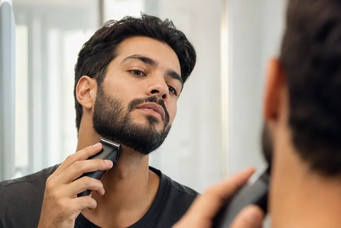 Authentischer Wohlfühlmoment passend zum Beauty-Thema Rasiergel für eine schnelle Anwendung