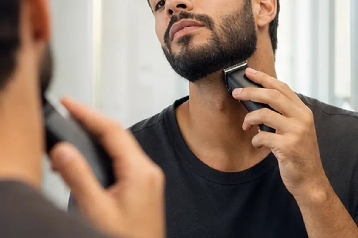 Authentischer Wohlfühlmoment passend zum Beauty-Thema Rasurbrand sanft vorbeugen