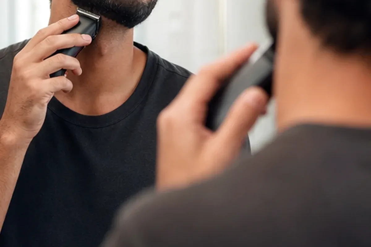 Redaktionelle Detailaufnahme zur Orientierung bei Bikinizonen-Trimmer für langanhaltende Glätte