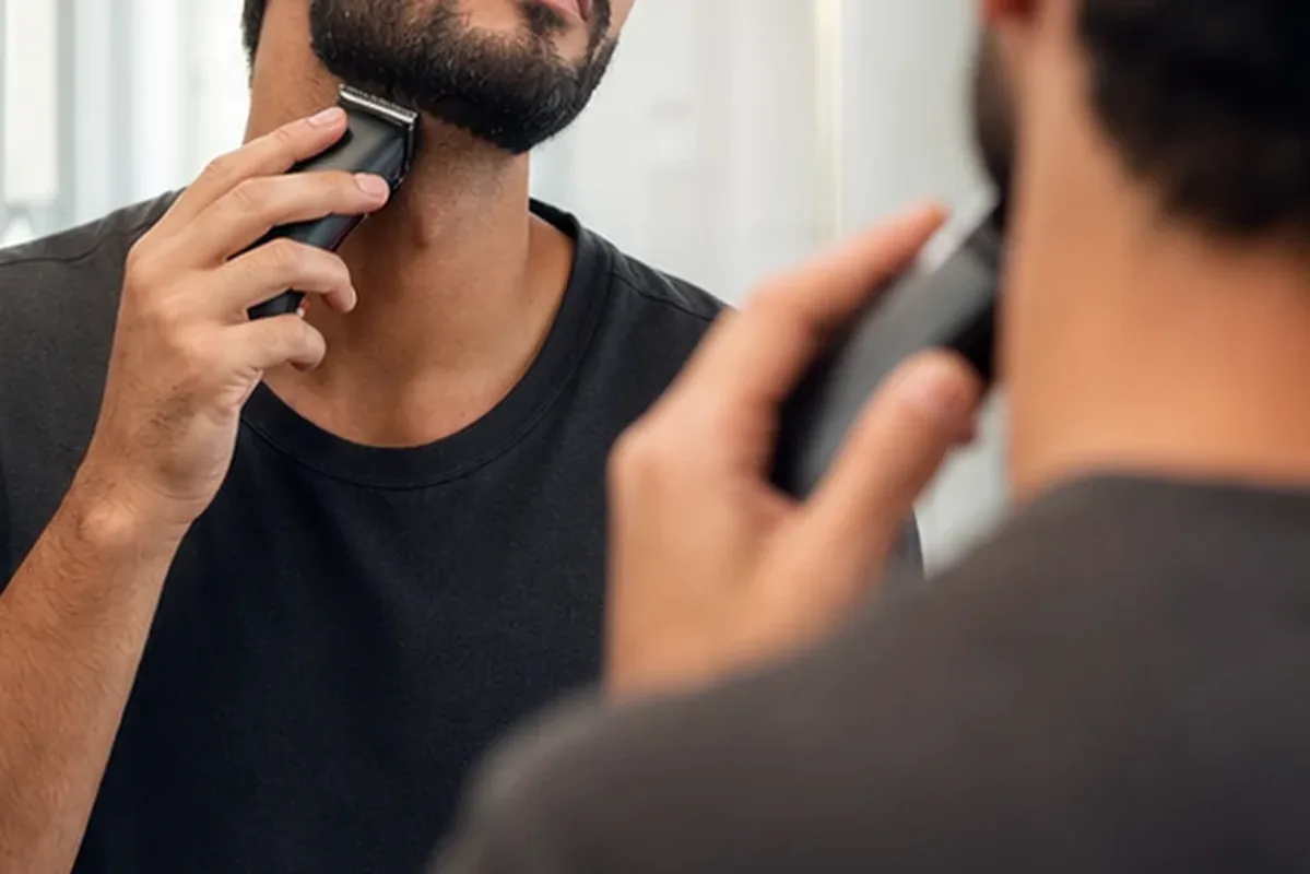 Hochwertige Beauty-Inszenierung zu Auswahlkriterien für IPL-Gerät bei eingewachsenen Haaren