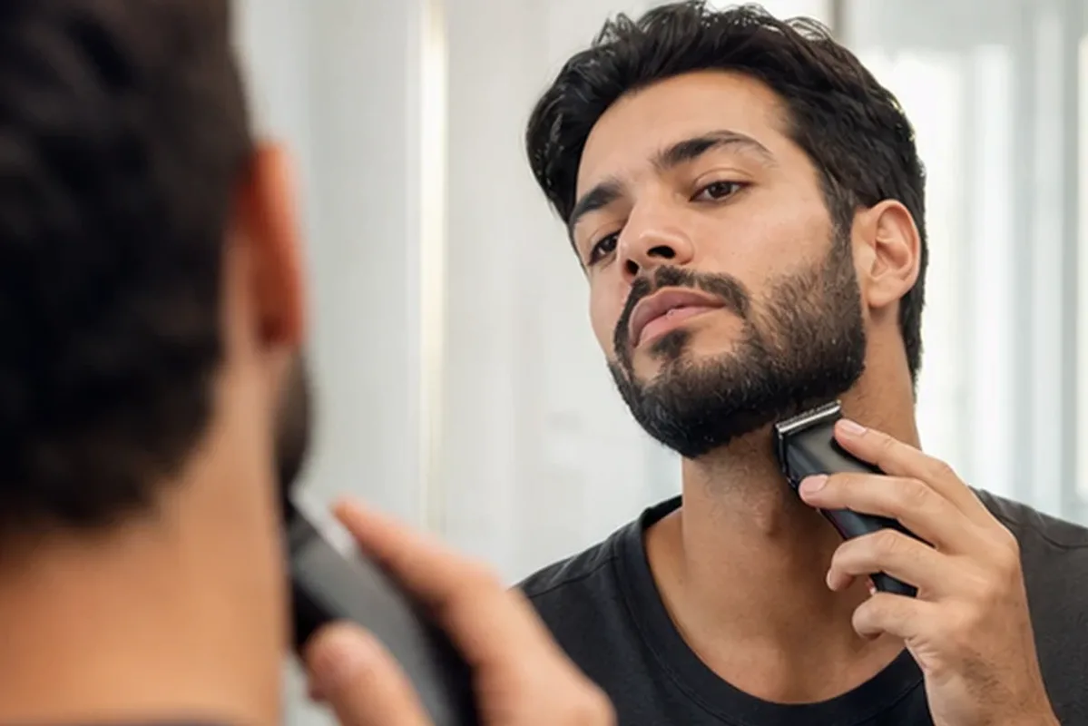 Redaktionelle Detailaufnahme zur Orientierung bei Augenbrauen-Trimmer für eine schnelle Anwendung