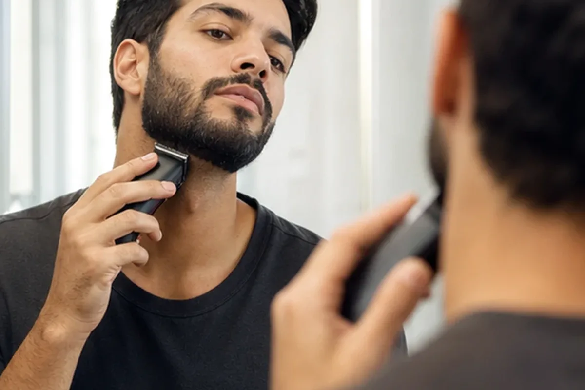 Emotionaler und authentischer Anwendungsmoment rund um Rasieröl für dunkle Haare
