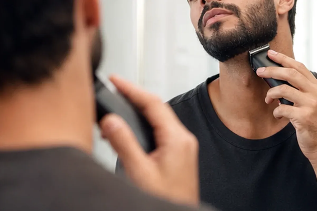 Authentische Beauty-Routine passend zum Thema Rasieröl für feine Haare
