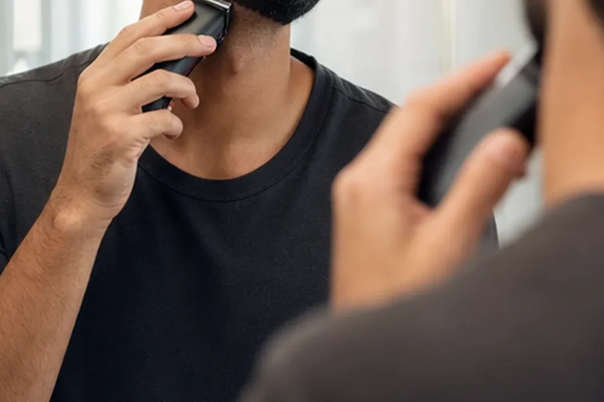 Redaktioneller Beauty-Moment zur Ausgangslage bei Enthaarungscreme bei eingewachsenen Haaren