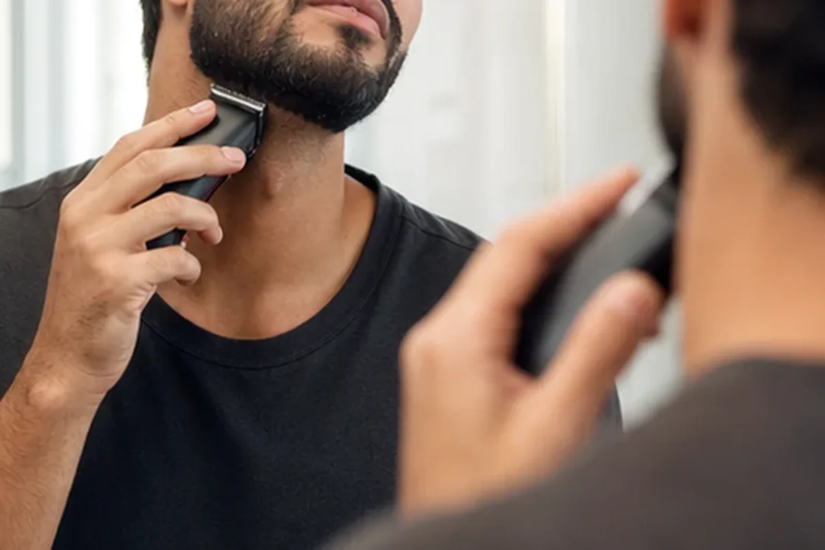 Redaktioneller Beauty-Moment zur Ausgangslage bei Enthaarungscreme für die Bikinizone