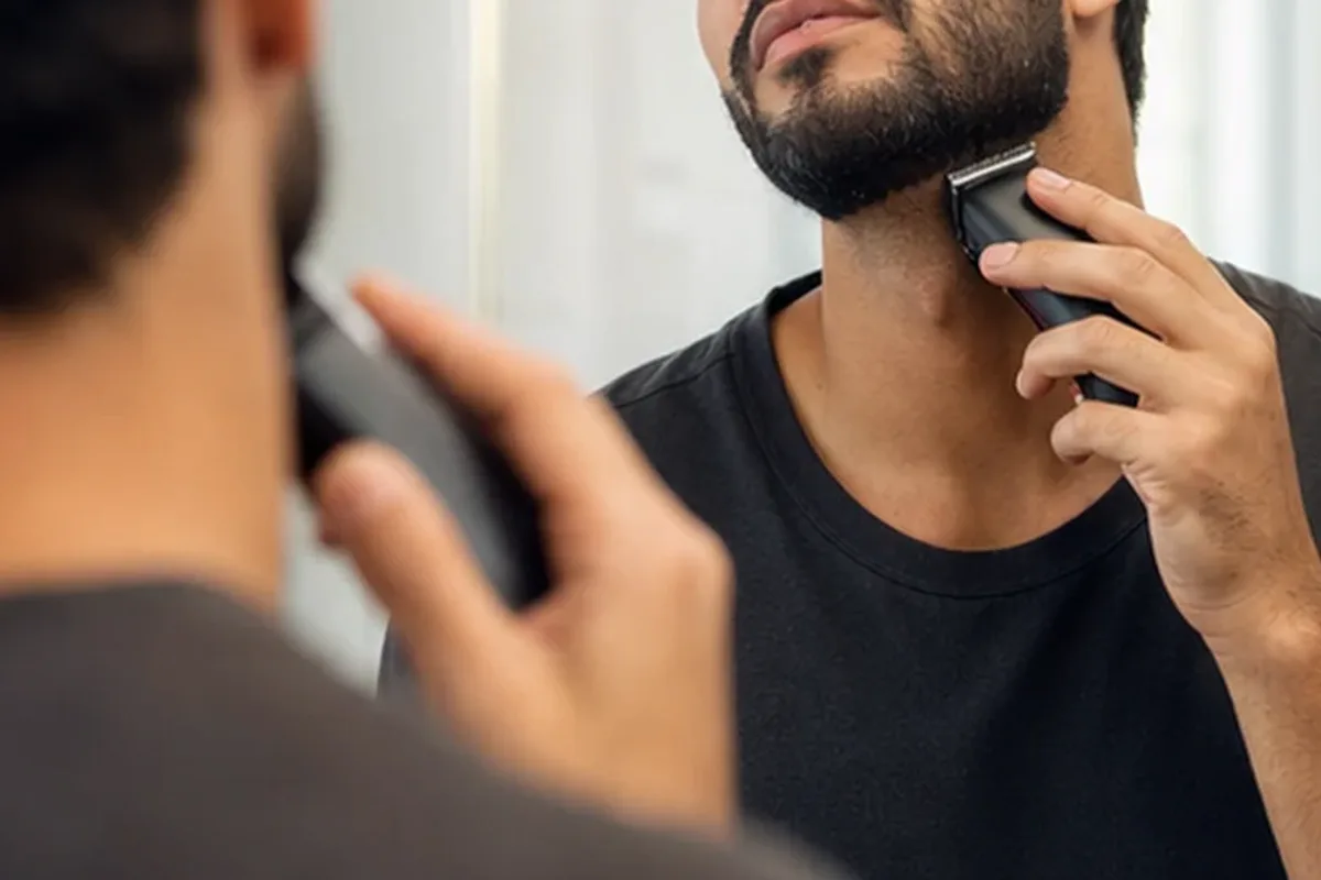 Authentische Beauty-Routine passend zum Thema Rasiergel für die Bikinizone