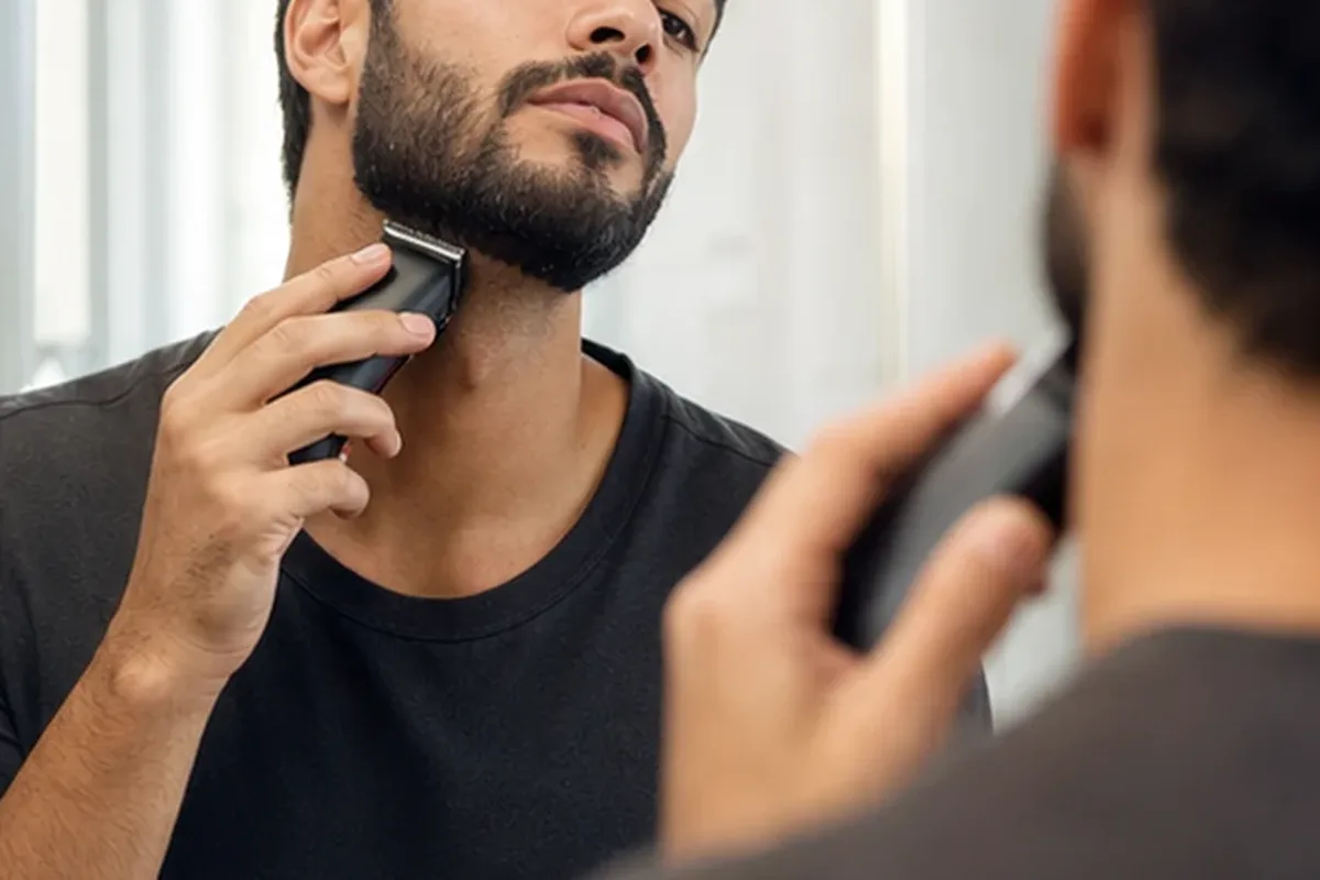 Redaktioneller Beauty-Moment zur Ausgangslage bei Bikinizonen-Trimmer für feine Haare