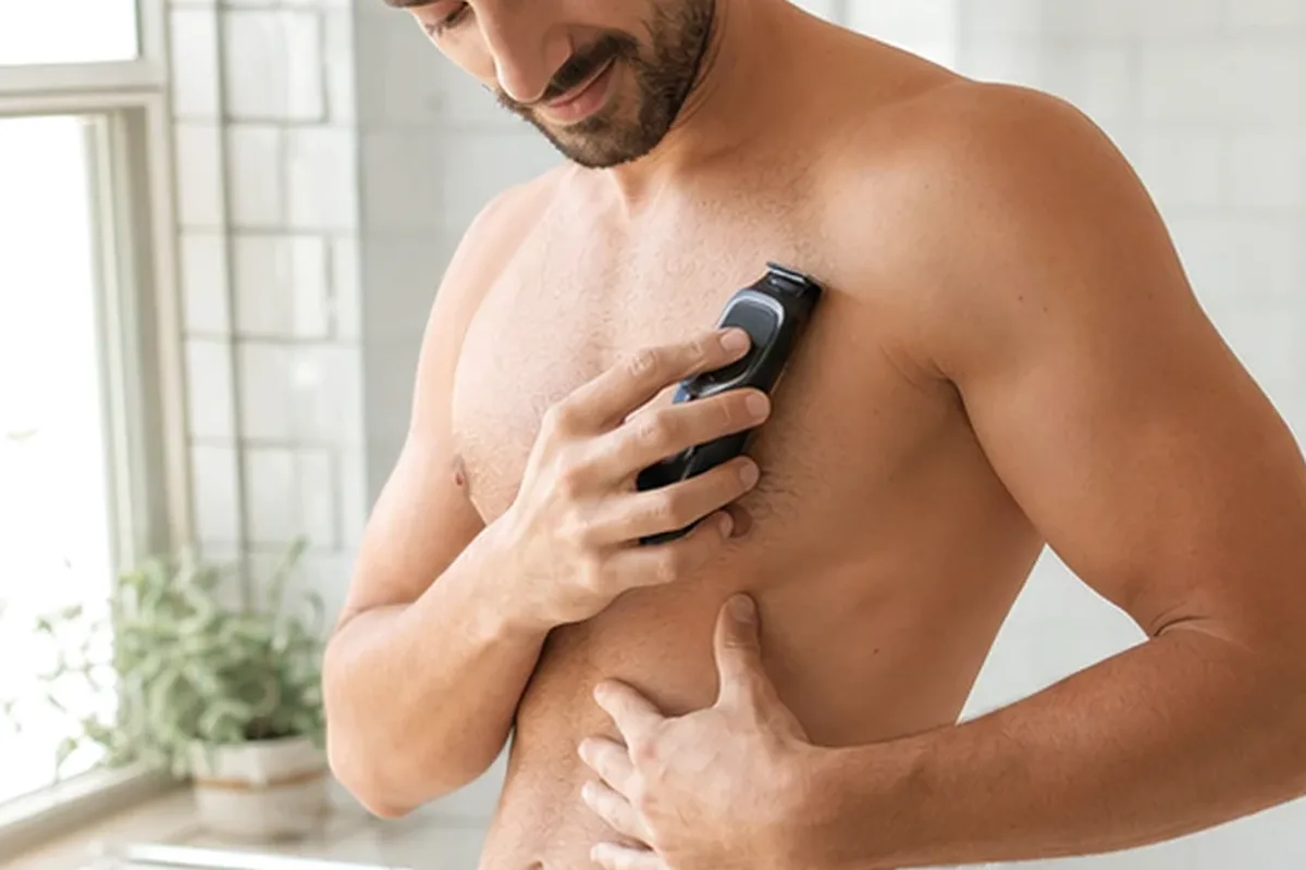 Redaktionelle Detailaufnahme zur Orientierung bei After-Shave-Pflege für dunkle Haare