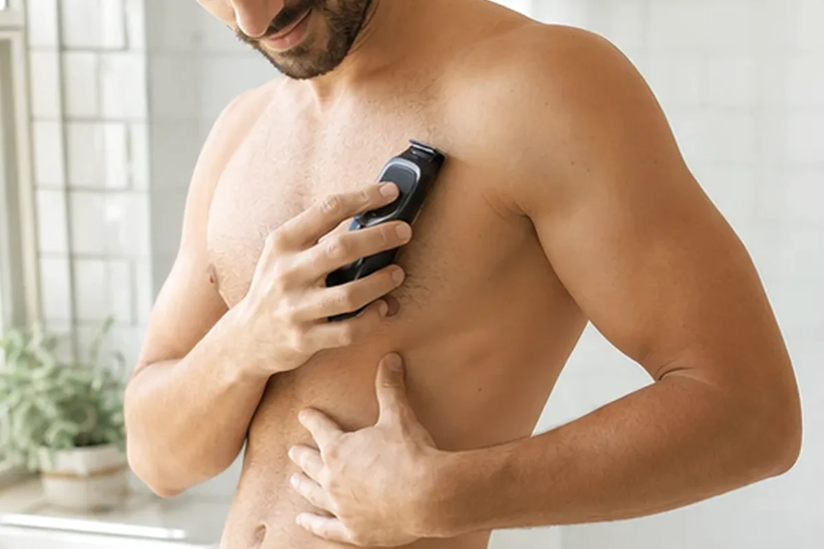 Authentische Beauty-Routine passend zum Thema Augenbrauen-Trimmer bei Rasurbrand