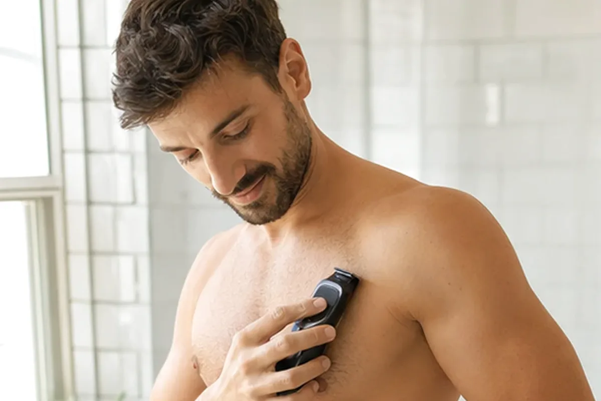 Authentische Beauty-Routine passend zum Thema Elektrorasierer für dunkle Haare