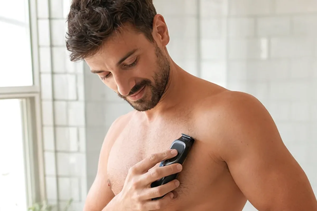 Hochwertige Beauty-Inszenierung zu Auswahlkriterien für Elektrorasierer für feine Haare