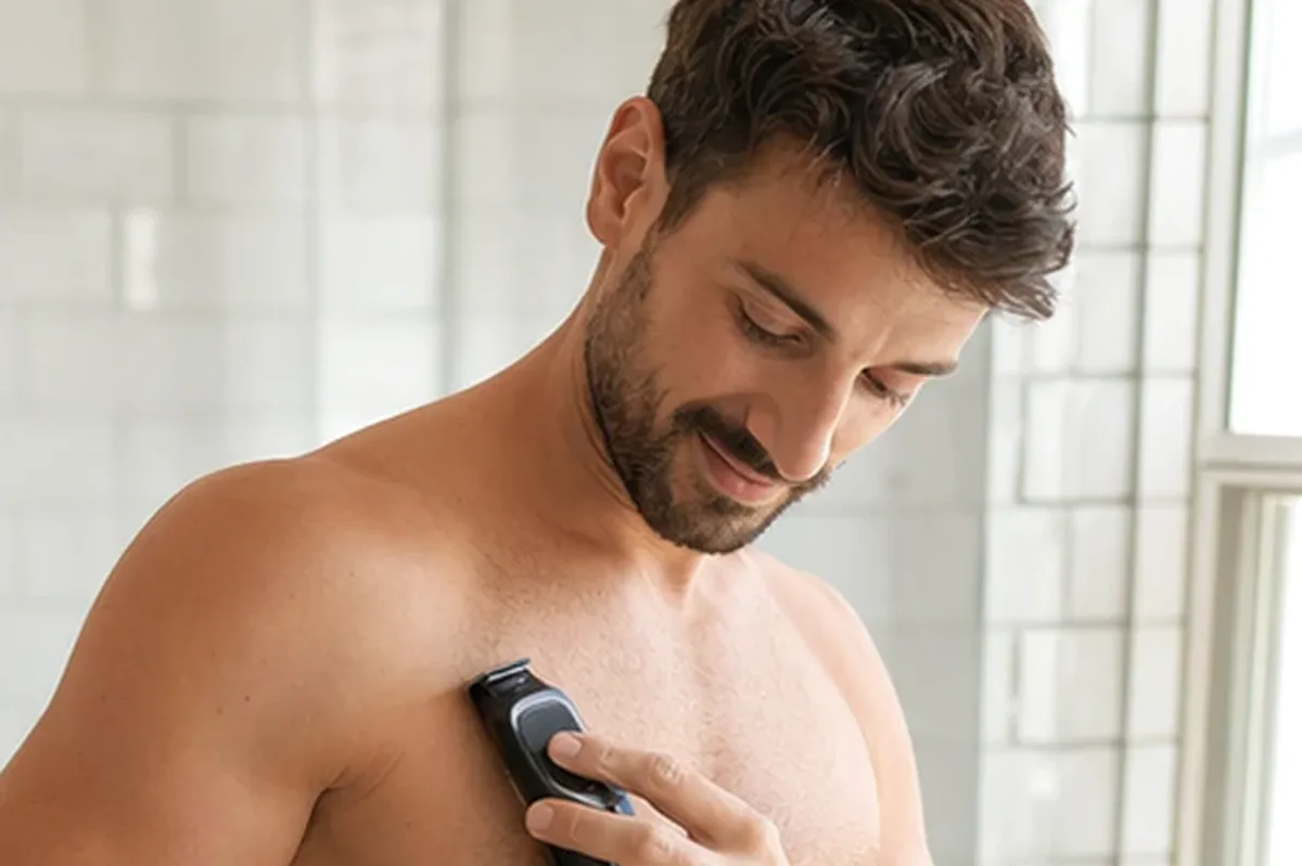 Emotionaler und authentischer Anwendungsmoment rund um Sugaring-Paste für eine schnelle Anwendung