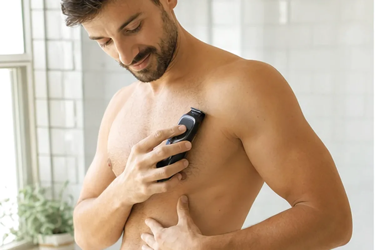Authentischer Wohlfühlmoment passend zum Beauty-Thema Waxing-Set bei eingewachsenen Haaren