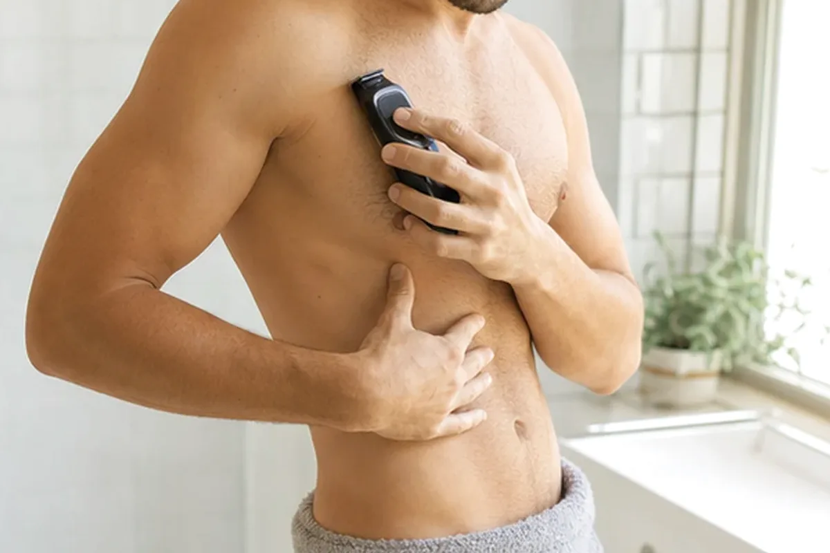 Redaktioneller Beauty-Moment zur Ausgangslage bei Body-Trimmer für die Bikinizone