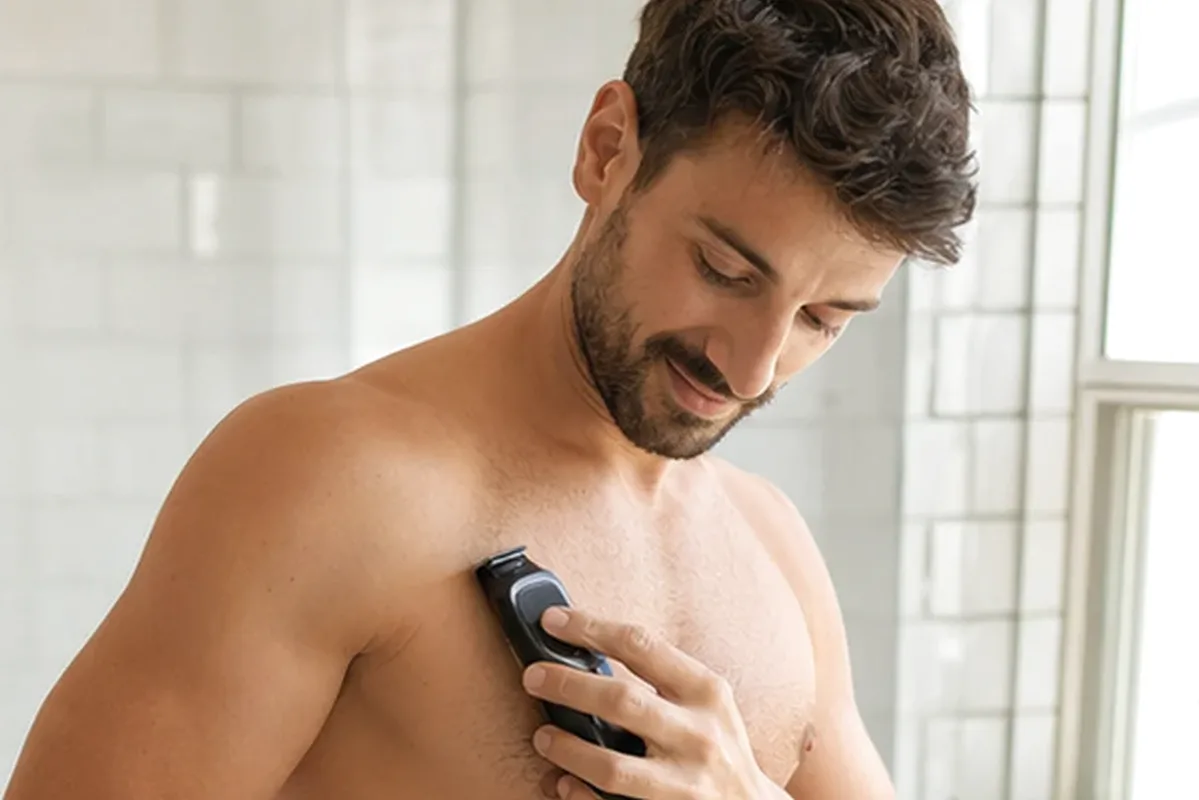 Authentischer Wohlfühlmoment passend zum Beauty-Thema Epilierer für die Bikinizone