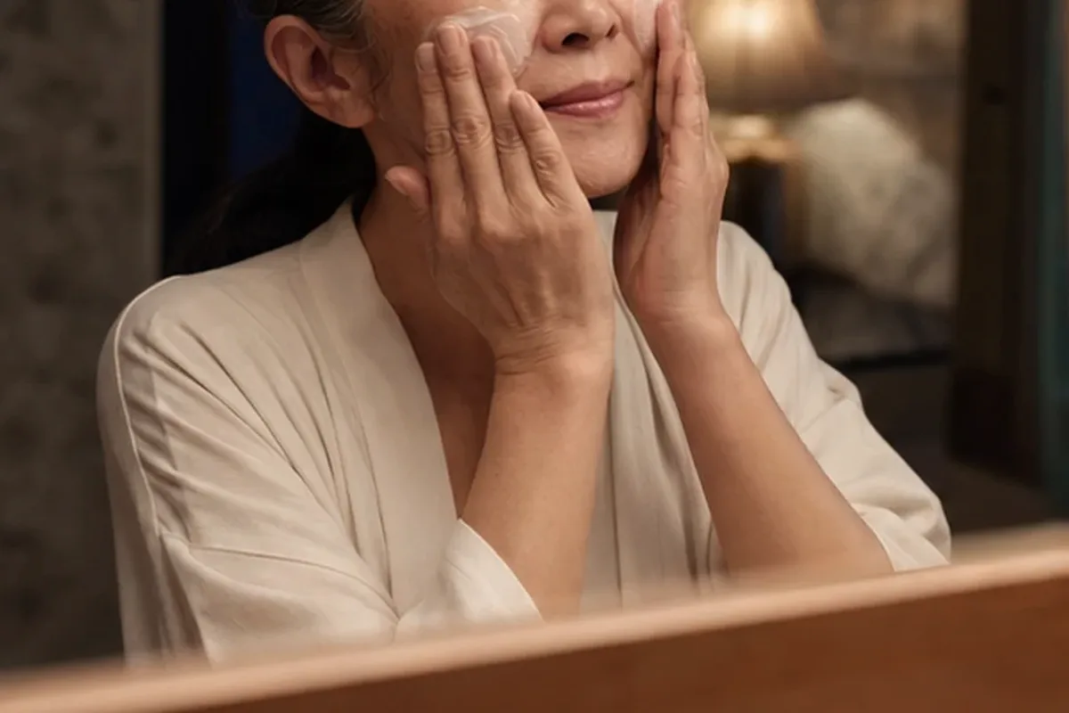 Authentische Beauty-Routine passend zum Thema Augenpflege für fettige Haut