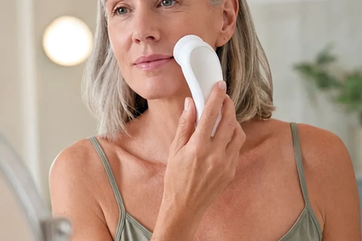 Authentische Beauty-Routine passend zum Thema Munddusche mit Premium-Anspruch