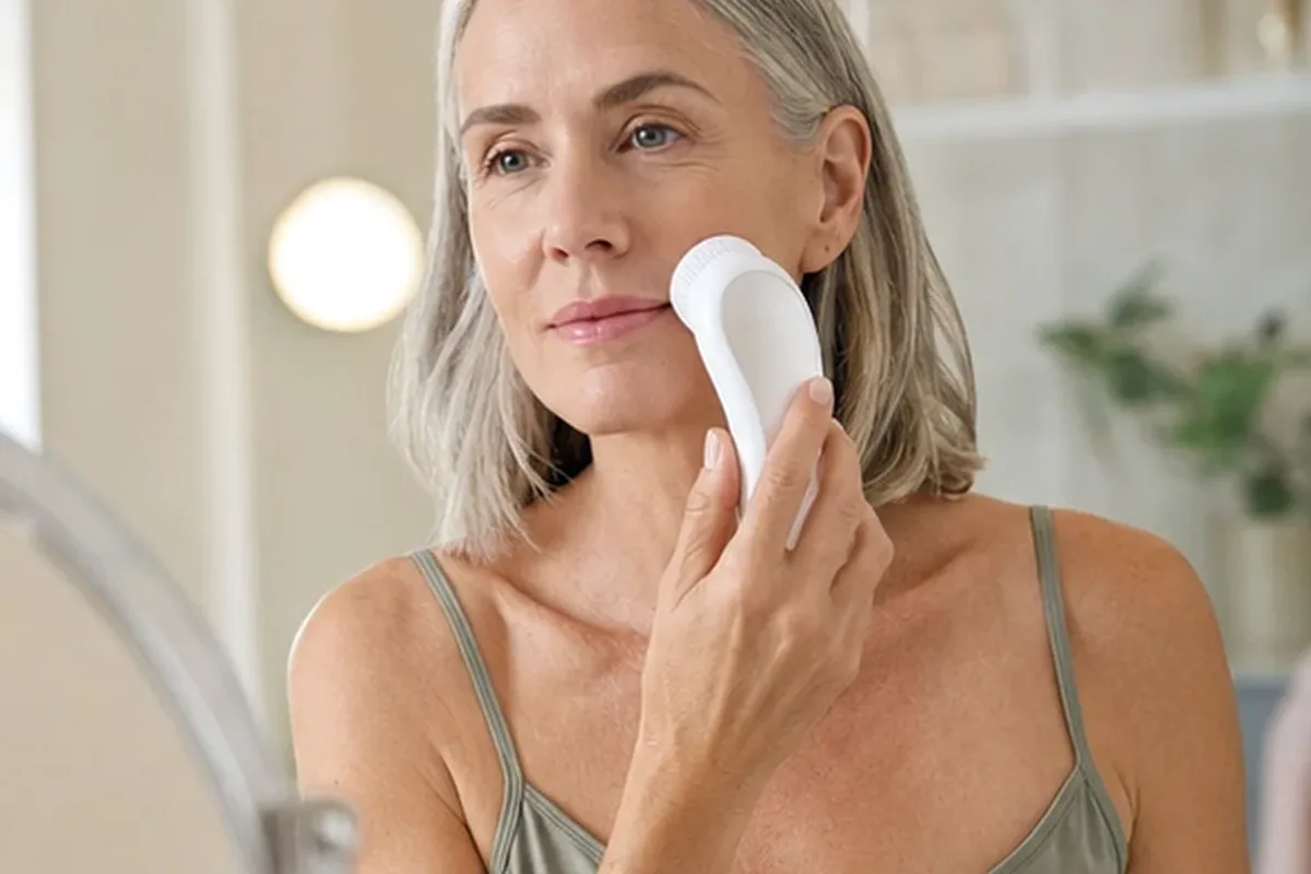 Redaktioneller Beauty-Moment zur Ausgangslage bei Warmluftbürste für lockiges Haar