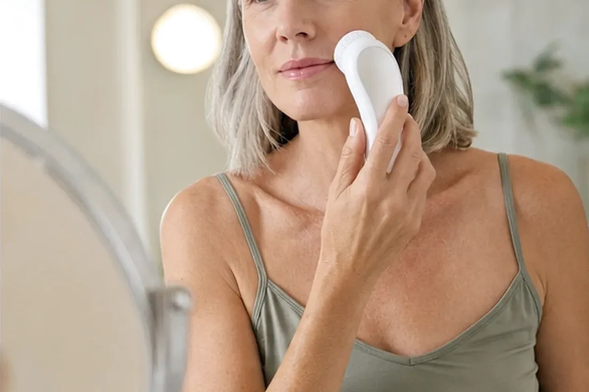Hochwertige Beauty-Inszenierung zu Auswahlkriterien für Massagegerät bei wenig Zeit