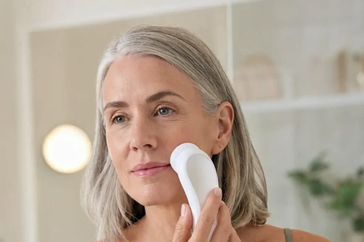 Redaktioneller Beauty-Moment zur Ausgangslage bei Maniküre-Set für Reisen