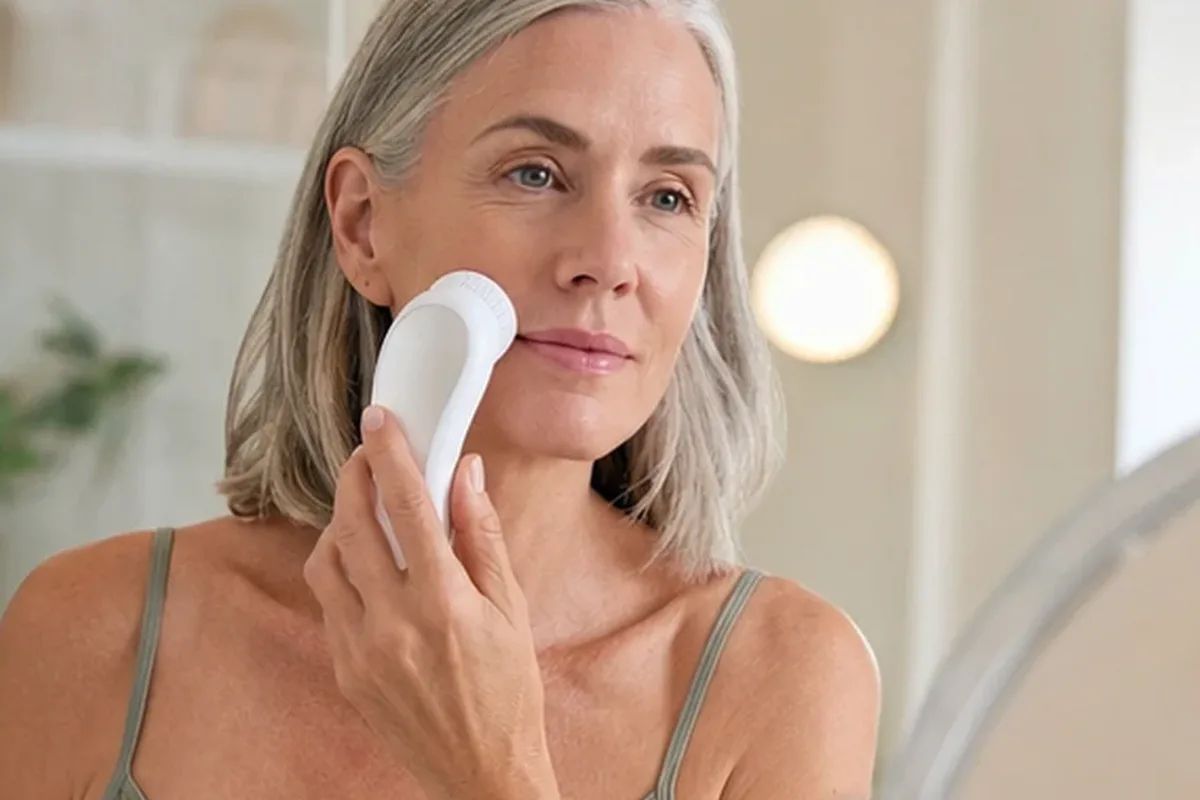 Authentischer Wohlfühlmoment passend zum Beauty-Thema Gesichtssauna bei wenig Zeit