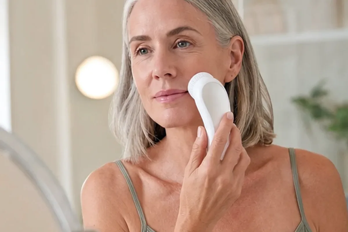 Authentische Beauty-Routine passend zum Thema Warmluftbürste mit Premium-Anspruch